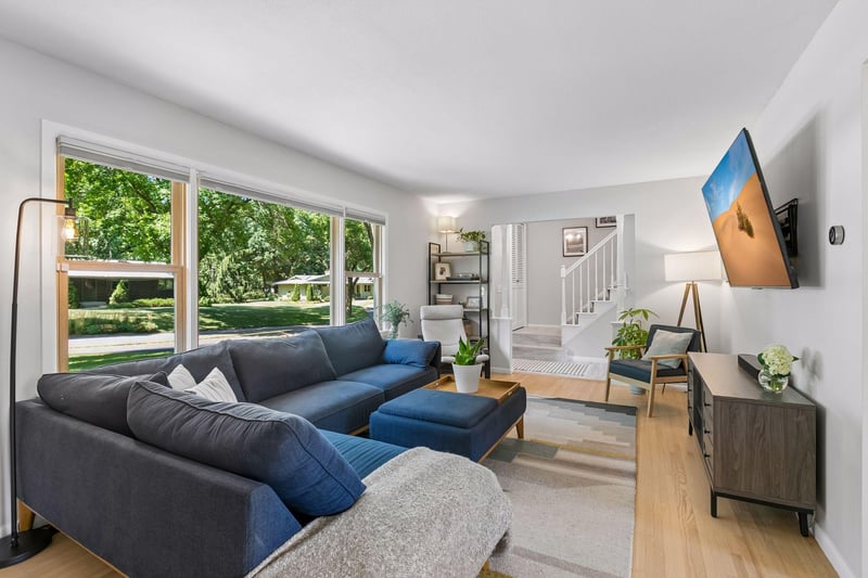 4147 Hull Rd, Minnetonka, MN 55305
