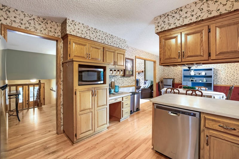 12140 Kenyon Ct NE, Blaine, MN 55449
