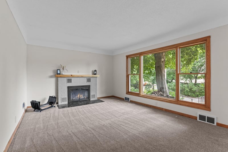 304 17th Ave, South Saint Paul, MN 55075