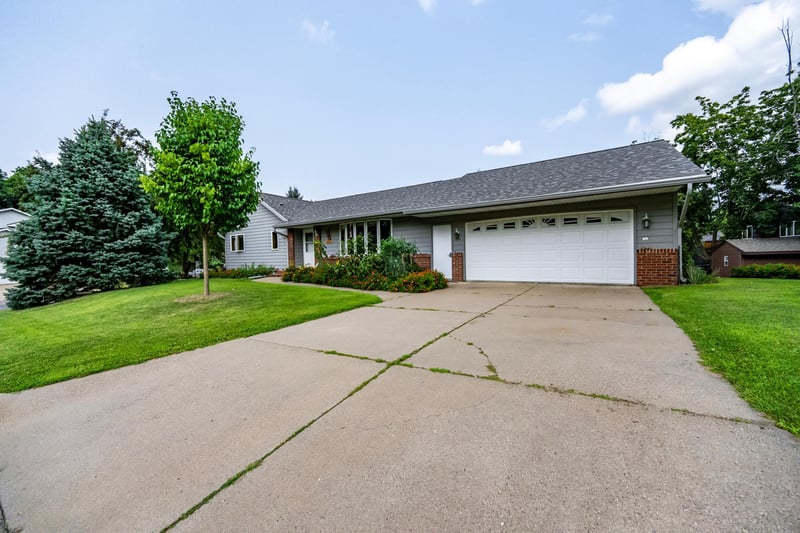 4820 13th St, Winona, MN 55987