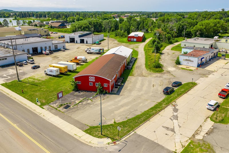 707 N 6th Ave, Virginia, MN 55792