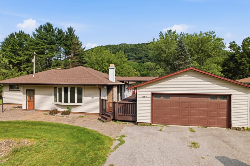 1580 Gilmore Valley Rd, Winona, MN 55987