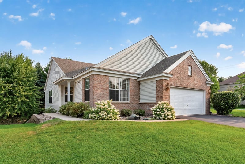 10986 Thone Rd, Woodbury, MN 55129