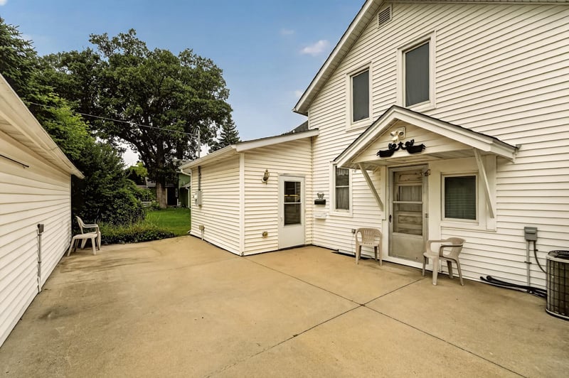 309 E Main St, Dodge Center, MN 55927