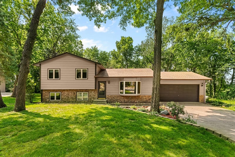 2460 277th St W, Randolph, MN 55065