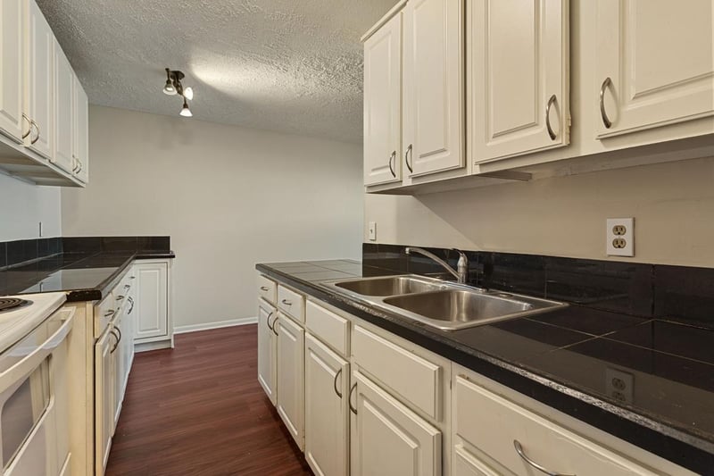 2616 Harriet Ave #110, Minneapolis, MN 55408