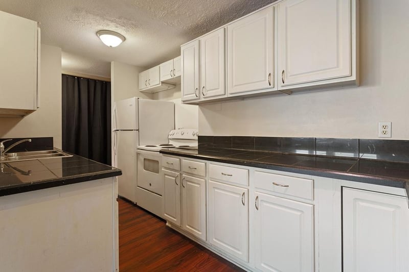 2616 Harriet Ave #110, Minneapolis, MN 55408