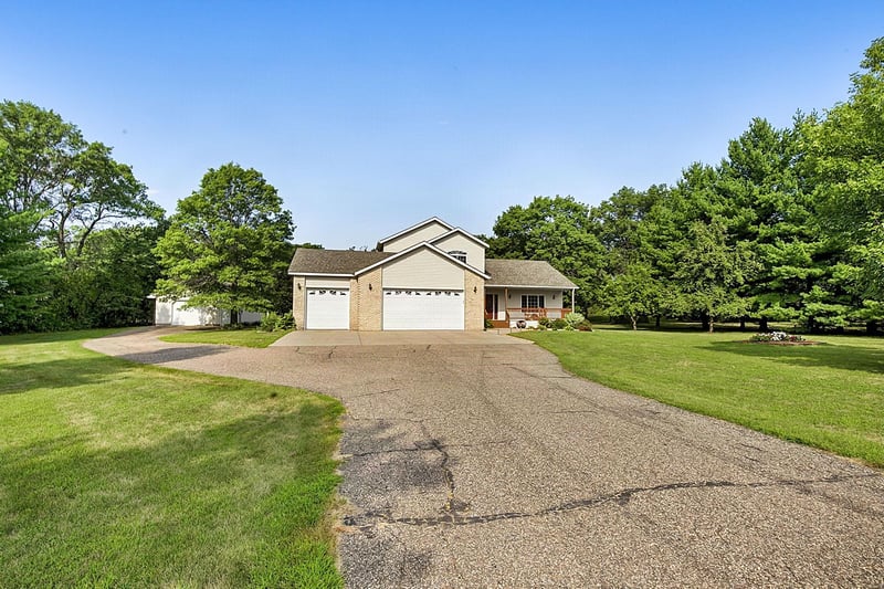 1185 24th Ave NE, Sauk Rapids, MN 56379