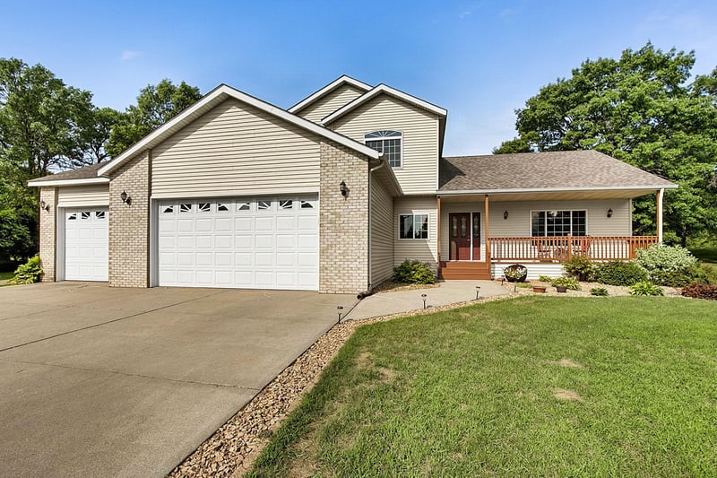 1185 24th Ave NE, Sauk Rapids, MN 56379
