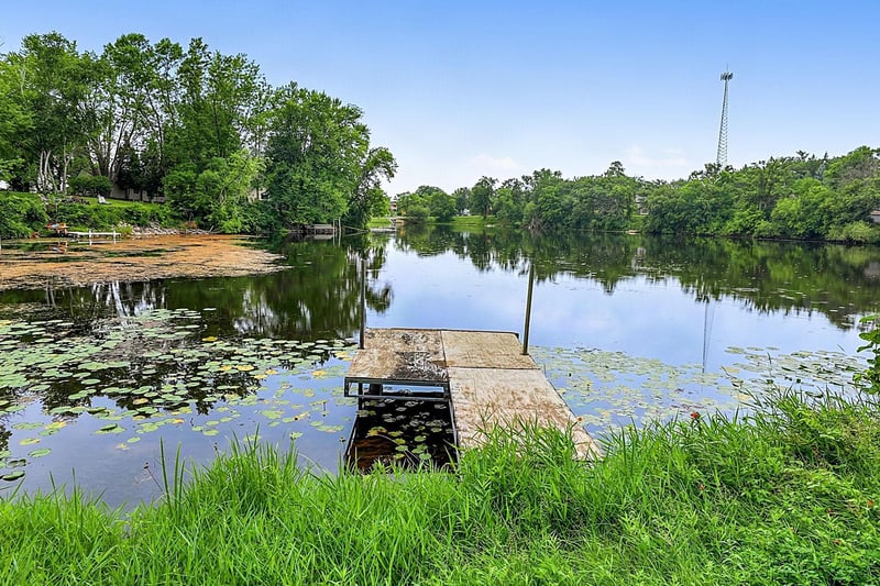 309 2nd Ave SE, New London, MN 56273