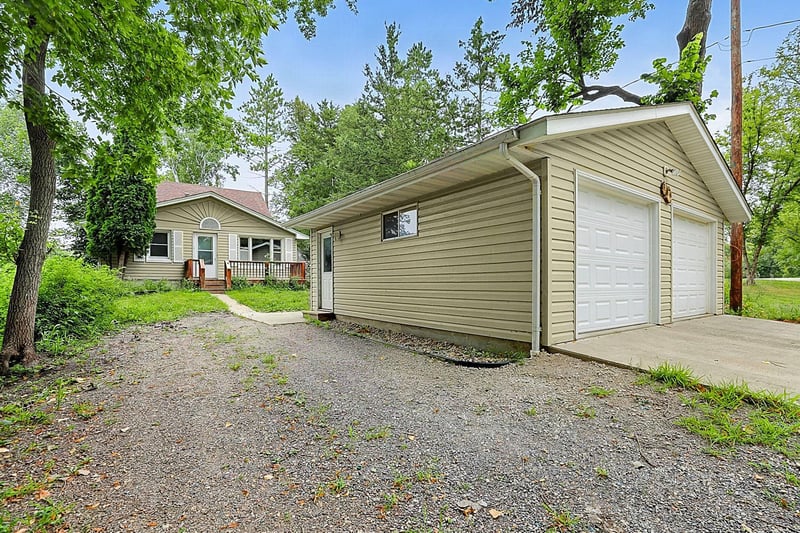 309 2nd Ave SE, New London, MN 56273