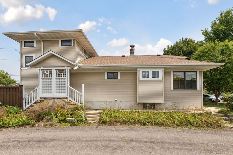 2043 Berkeley Ave, Saint Paul, MN 55105