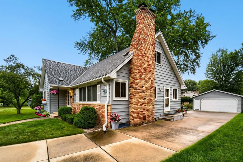 6907 46th Ave N, Crystal, MN 55428