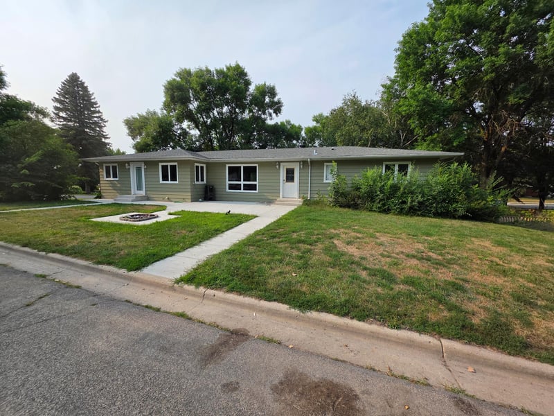 401 1st Ave SE, Pelican Rapids, MN 56572