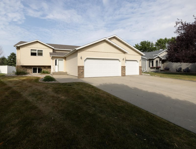 3609 Westmoor Blvd, Moorhead, MN 56560