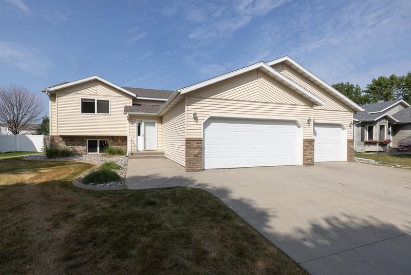 3609 Westmoor Blvd, Moorhead, MN 56560