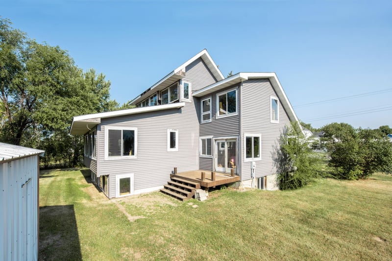 221 E Lake St, Parkers Prairie, MN 56361
