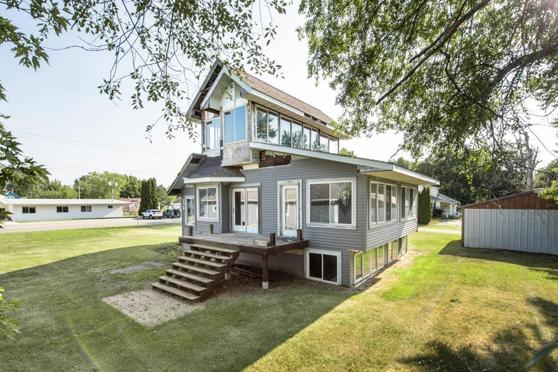 221 E Lake St, Parkers Prairie, MN 56361