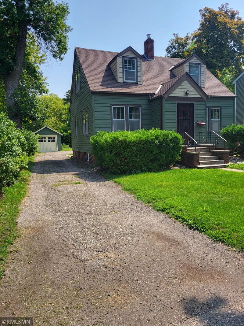 919 6th St SW, Willmar, MN 56201