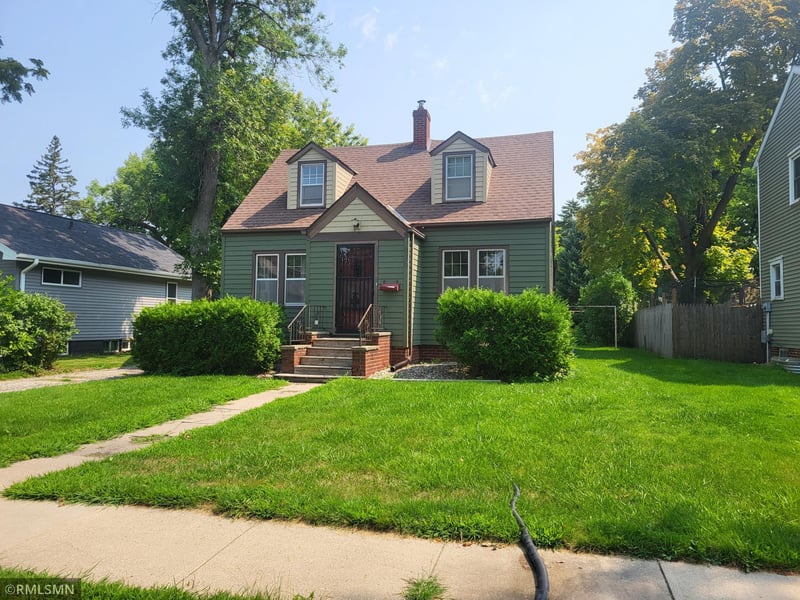 919 6th St SW, Willmar, MN 56201