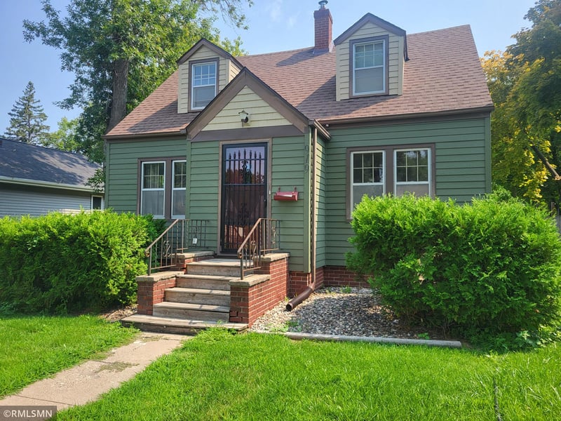 919 6th St SW, Willmar, MN 56201