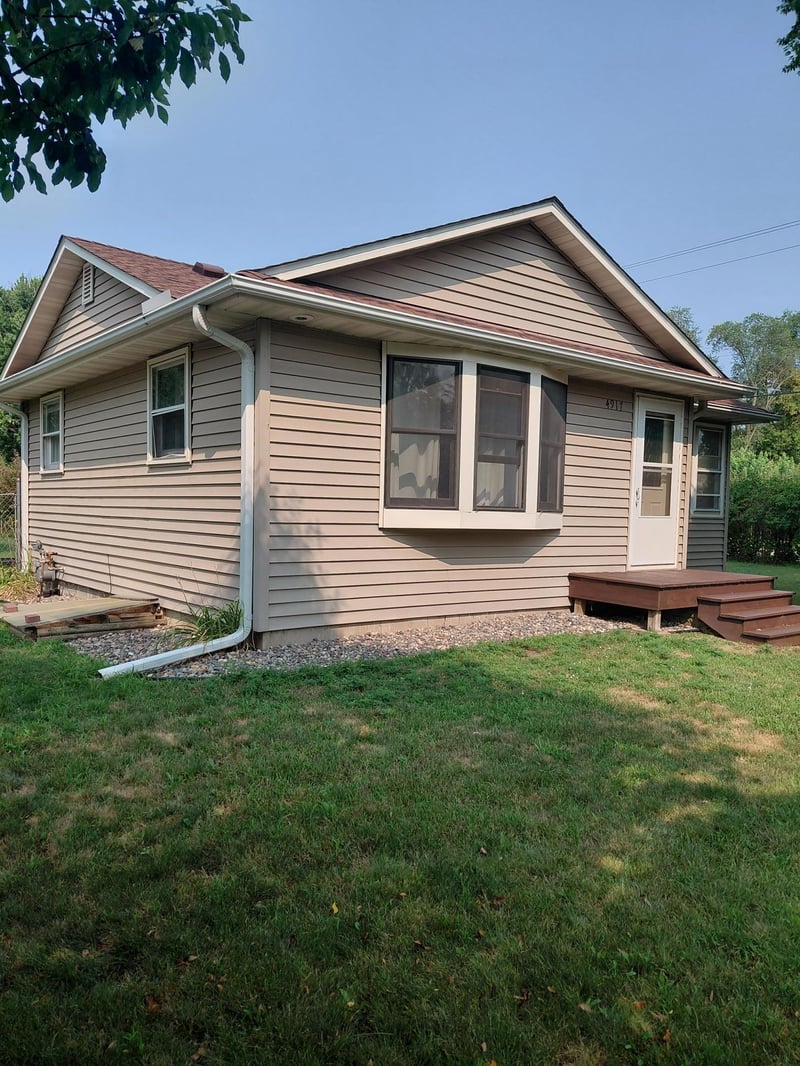 4917 Woodcrest Rd, White Bear Lake, MN 55110