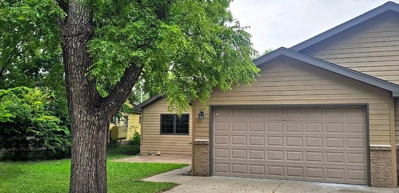 13 E 3rd St, Morris, MN 56267