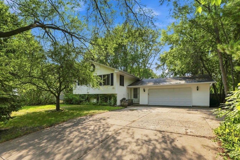 1325 Xylon Ave N, Champlin, MN 55316