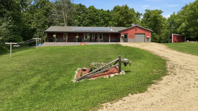 67 1 1/2 St, Clear Lake, WI 54005