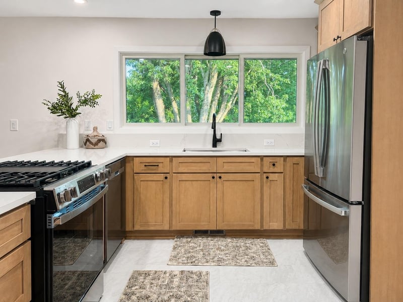 9925 Nord Rd, Bloomington, MN 55437