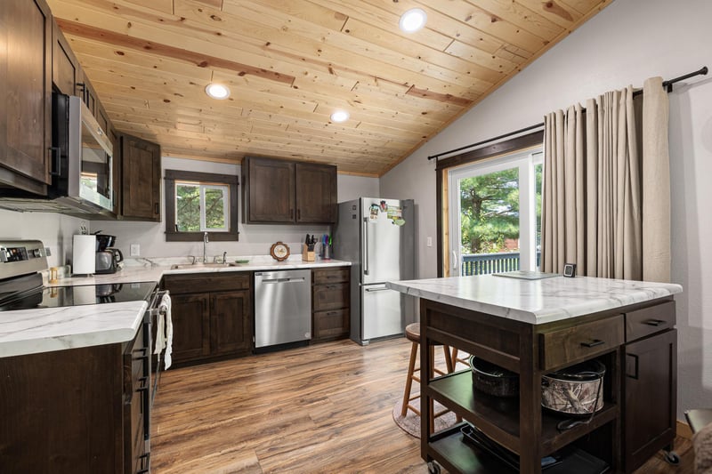 33181 Hickory Ln, Motley, MN 56466