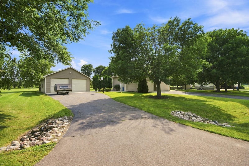 9081 13th St NE, Saint Michael, MN 55376