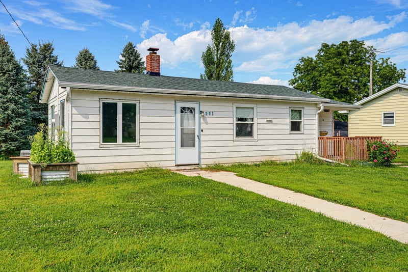 251 Dupont Ave NE, Hector, MN 55342