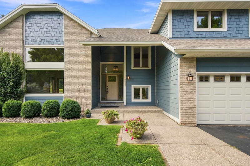 10340 Summer Pl, Eden Prairie, MN 55347