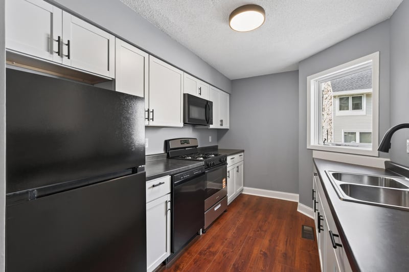 25 Stevens St E, Saint Paul, MN 55107