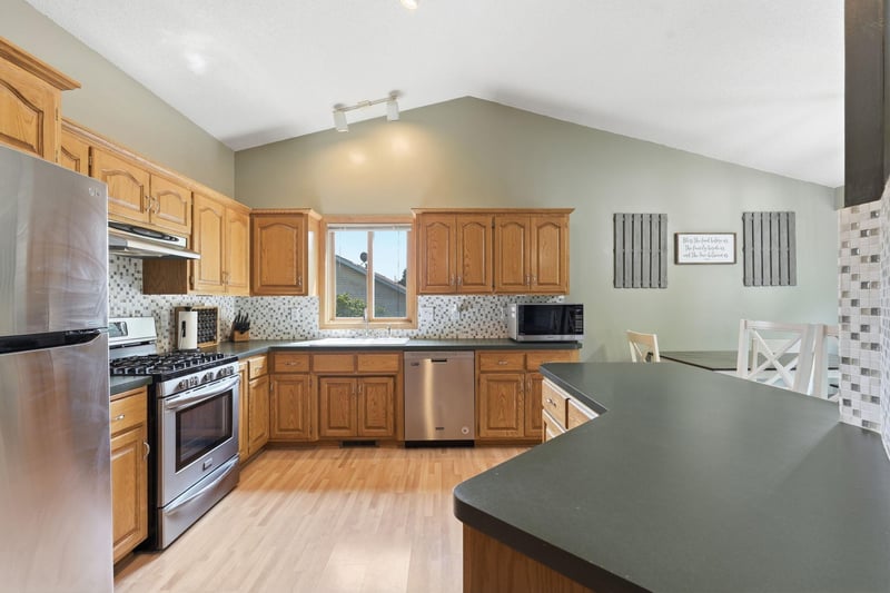 30936 Marigold Ln, Lindstrom, MN 55045