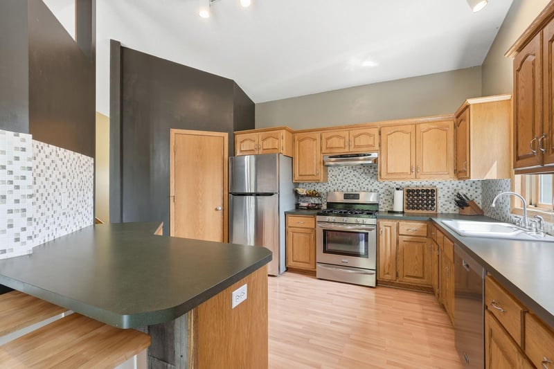 30936 Marigold Ln, Lindstrom, MN 55045