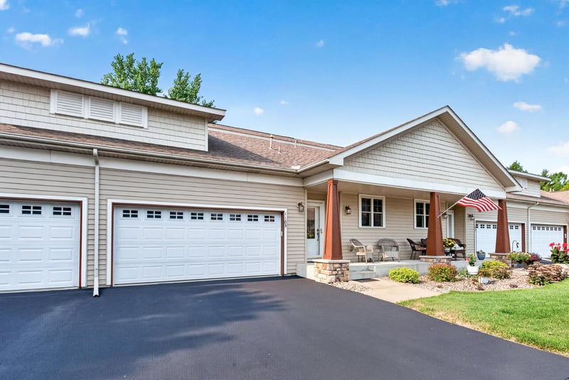1185 Parkwood Ln, Stillwater, MN 55082