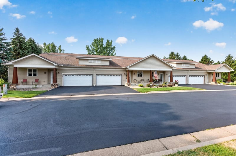 1185 Parkwood Ln, Stillwater, MN 55082