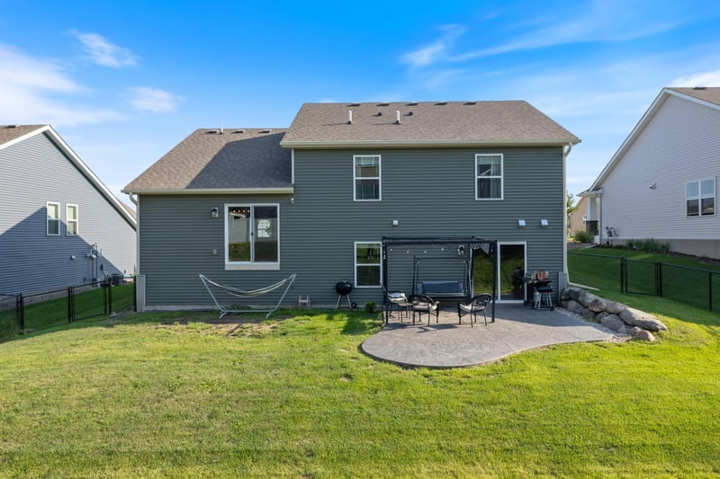 7737 205th St W, Lakeville, MN 55044