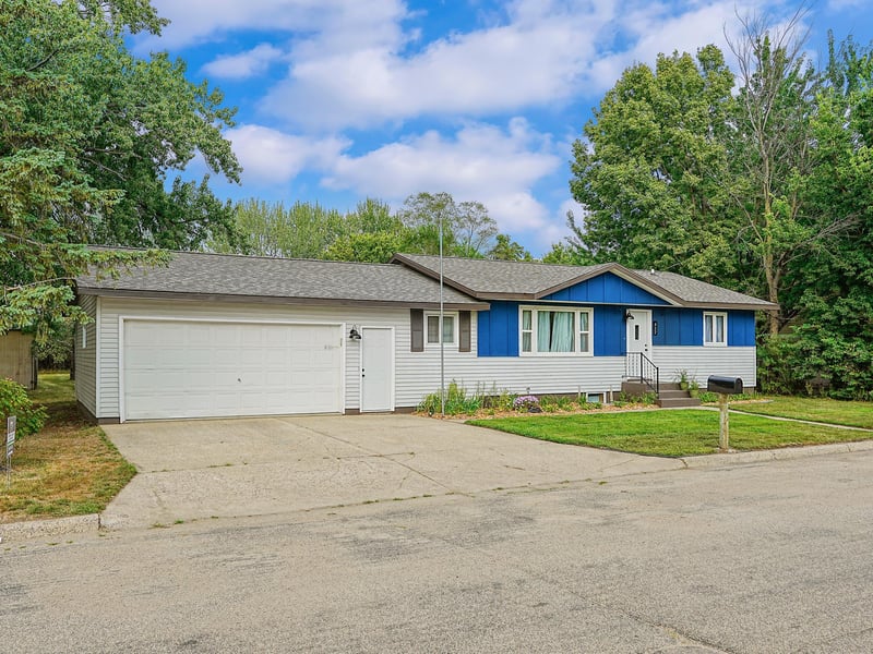 452 4th St Nw, Perham, MN 56573
