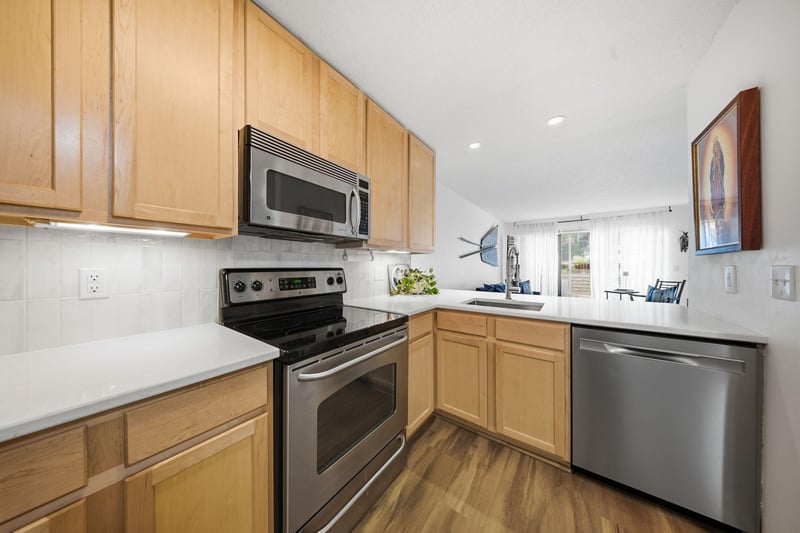 48 Groveland Ter #B204, Minneapolis, MN 55403
