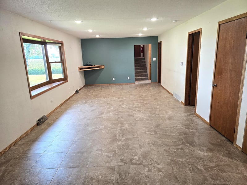 60247 State Highway 19, Winthrop, MN 55396
