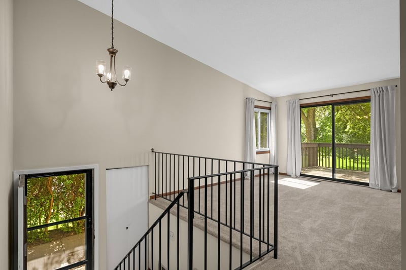 132 W Eagle Lake Dr, Maple Grove, MN 55369