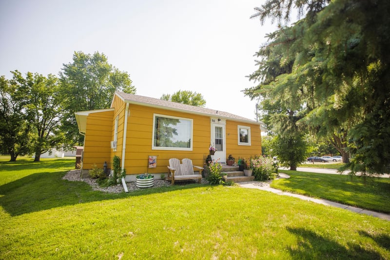 511 W 11th St, Morris, MN 56267