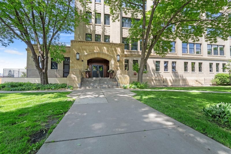 730 Stinson Blvd #320, Minneapolis, MN 55413