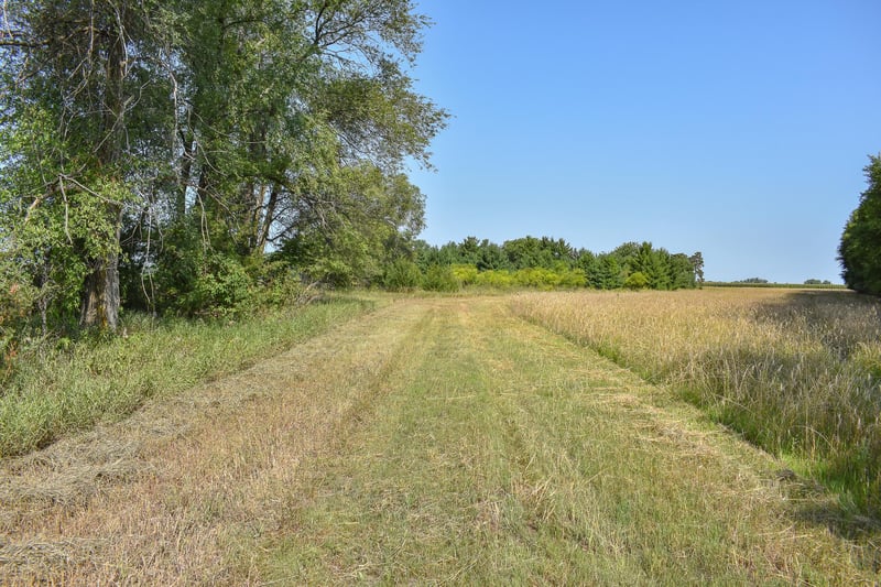 6170x River Rd Se, Clear Lake, MN 55319