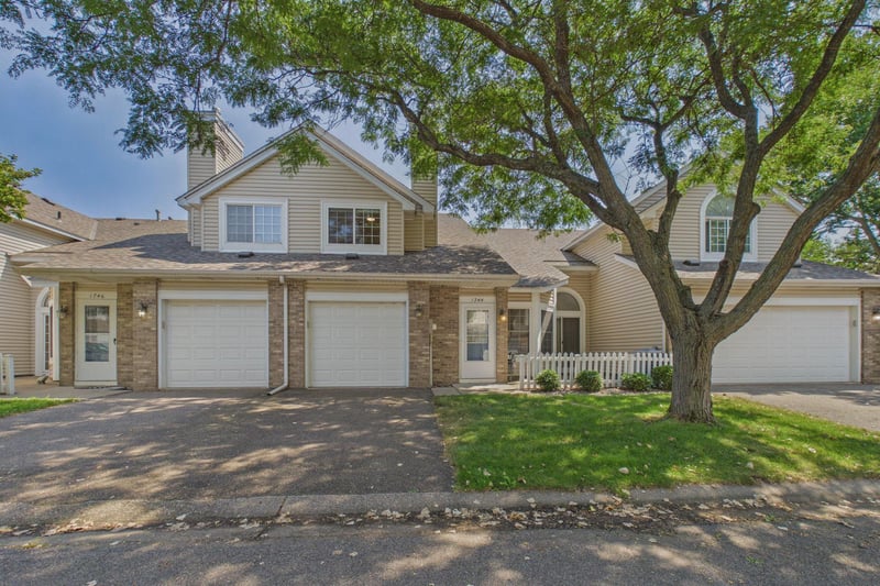 1744 Maple Ct, Falcon Heights, MN 55113