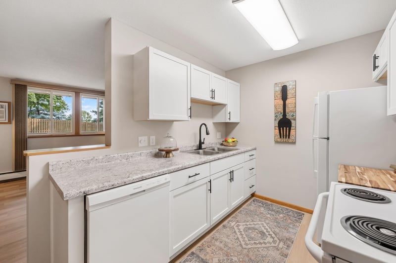 9141 Highway 55 #101, Golden Valley, MN 55427