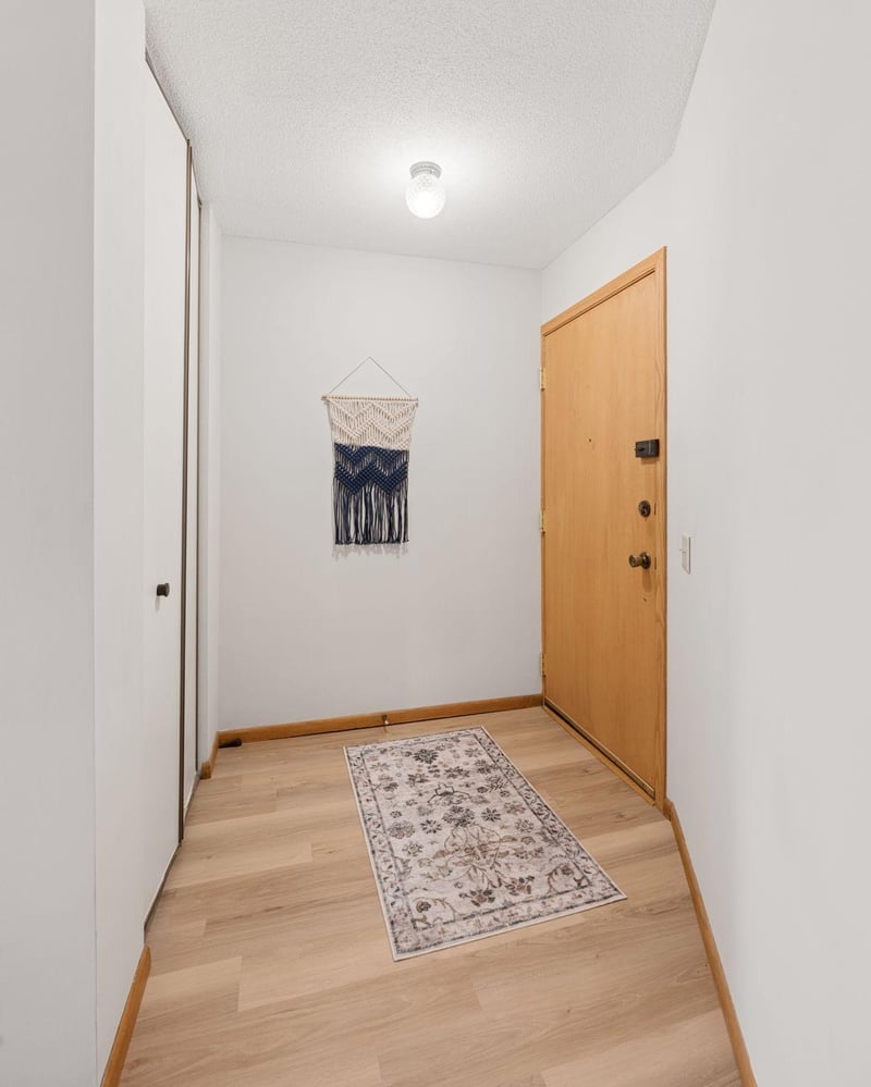 9141 Highway 55 #101, Golden Valley, MN 55427